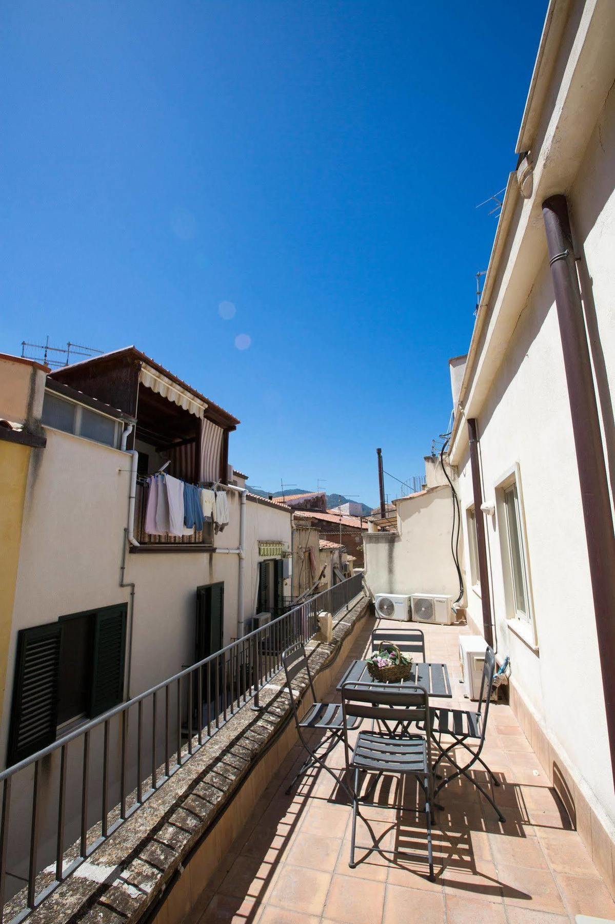 Palazzo Maria Apartment Cefalu Exterior photo